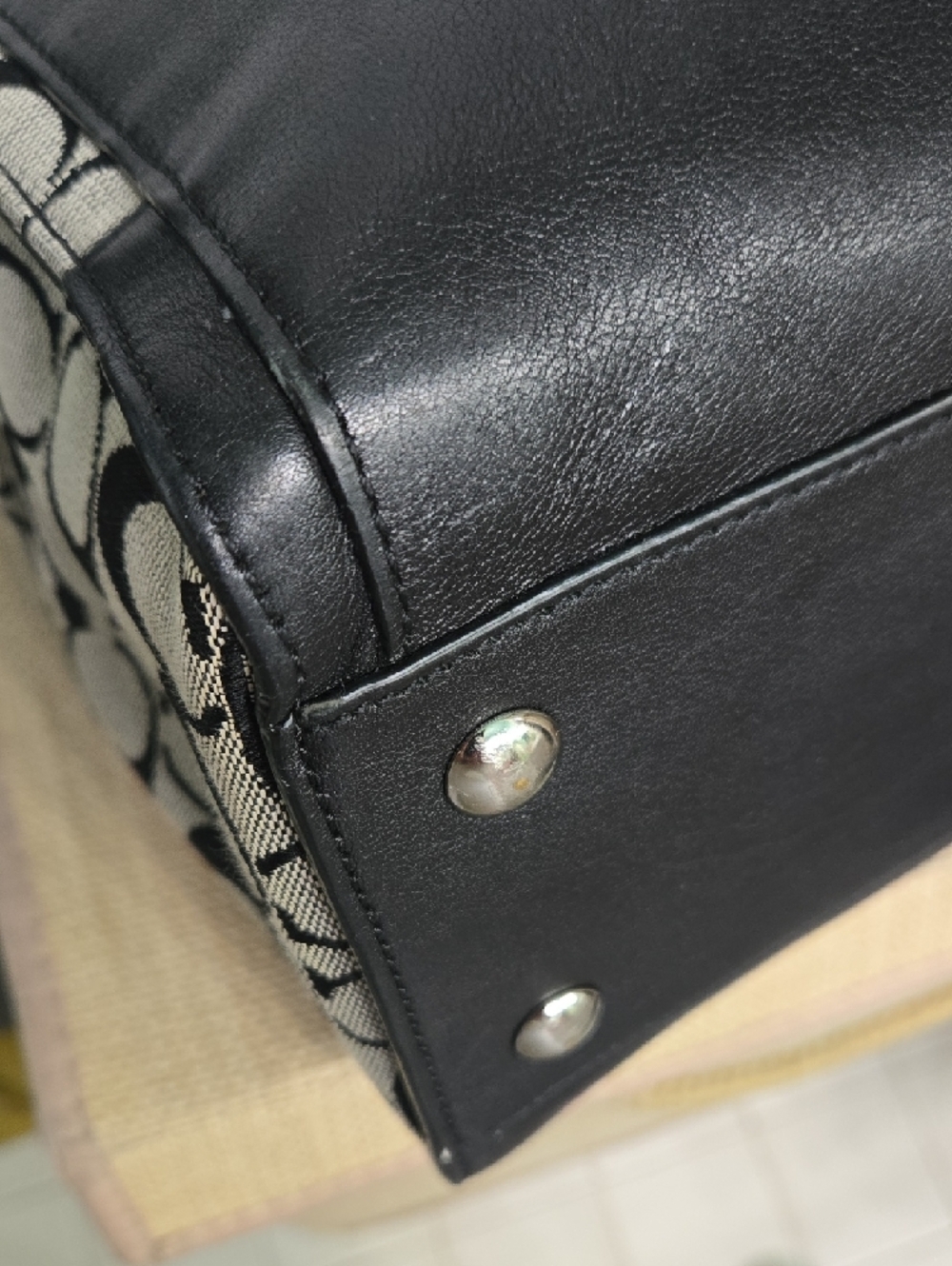 Coach Legacy Signature Chelsea Carryall - Picture 8 of 15